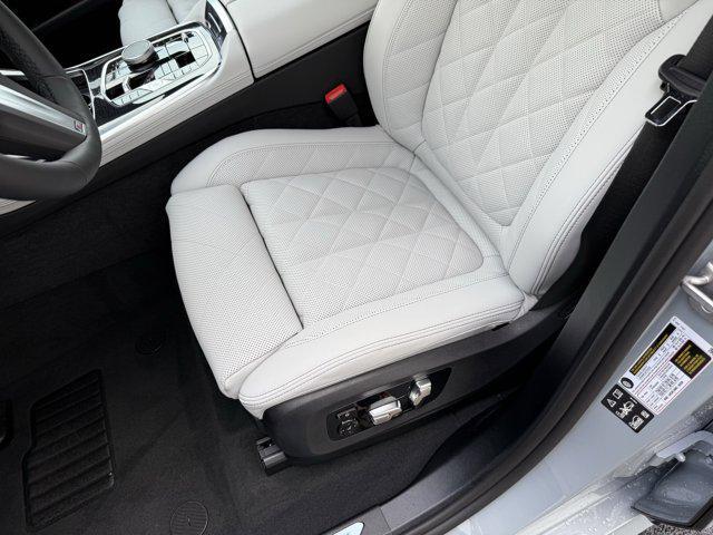 new 2026 BMW X7 car, priced at $99,085