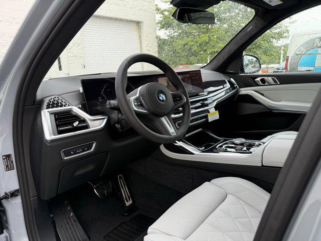 new 2026 BMW X7 car, priced at $99,085