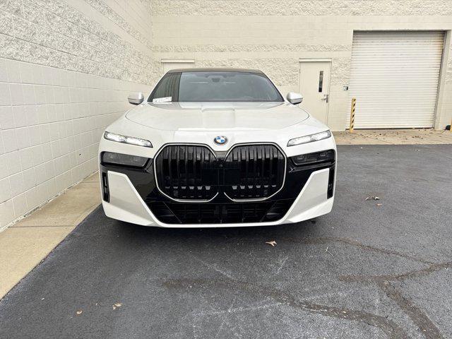 new 2025 BMW 760 car, priced at $132,810