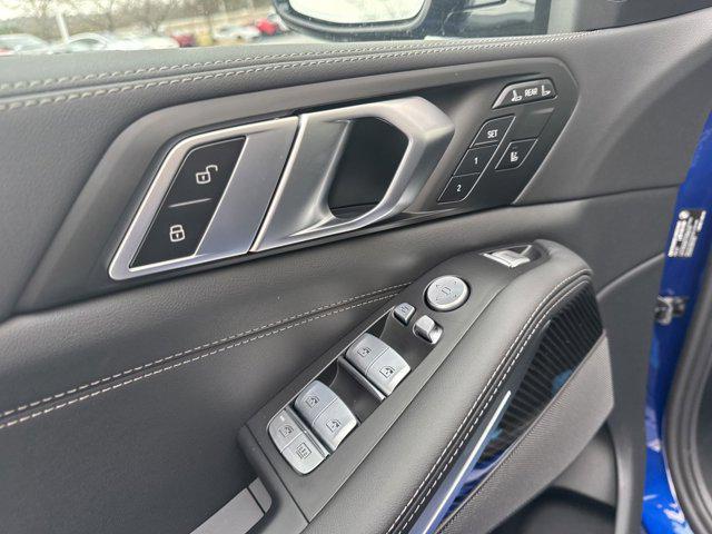 new 2025 BMW X7 car, priced at $119,225