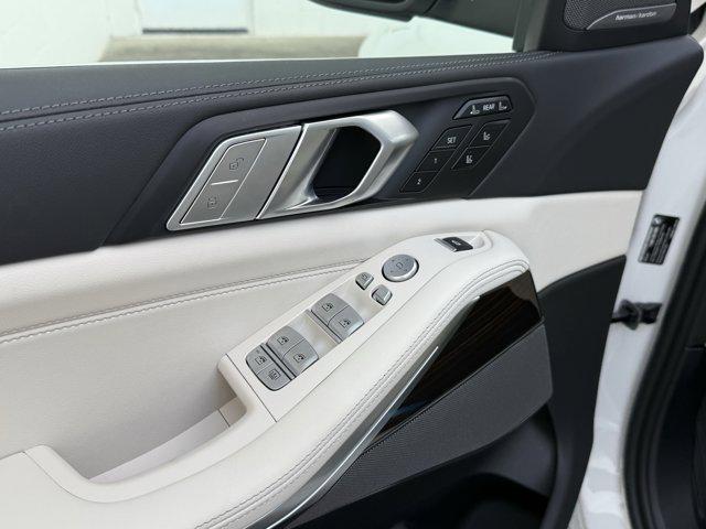 new 2026 BMW X7 car, priced at $98,715
