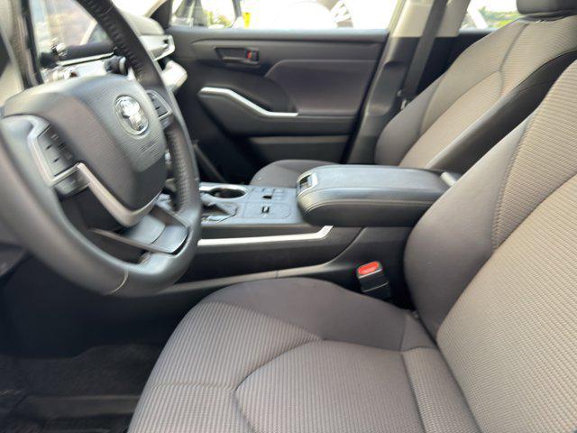 used 2024 Toyota Highlander car, priced at $39,999