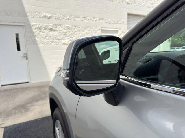 used 2024 Toyota Highlander car, priced at $39,999