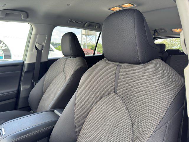 used 2024 Toyota Highlander car, priced at $39,999