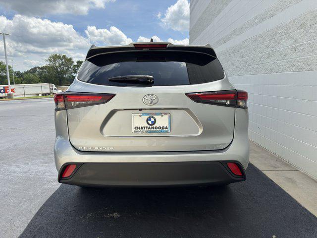 used 2024 Toyota Highlander car, priced at $39,999