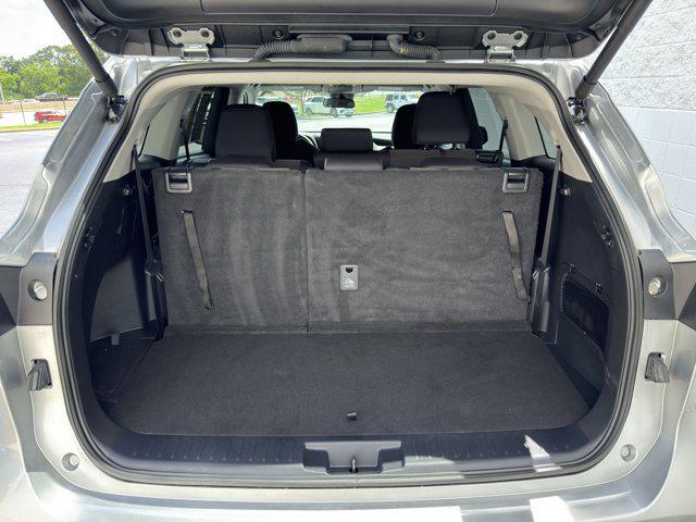 used 2024 Toyota Highlander car, priced at $39,999