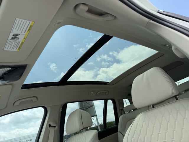 new 2026 BMW X7 car, priced at $95,935