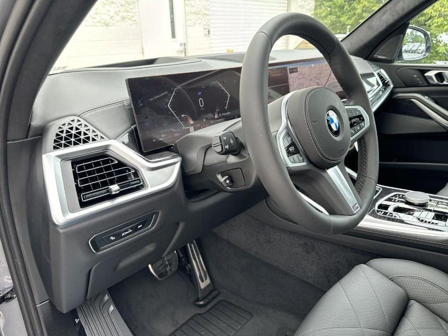 new 2025 BMW X7 car, priced at $97,170