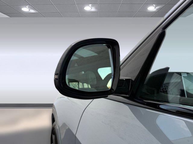 new 2026 BMW X7 car, priced at $99,935