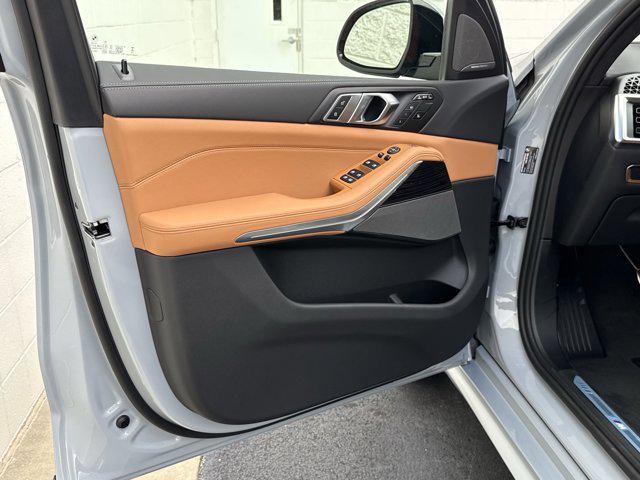 new 2026 BMW X7 car, priced at $99,085