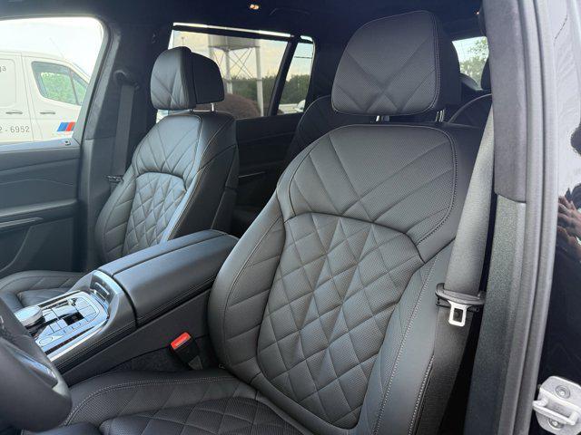new 2026 BMW X7 car, priced at $101,185