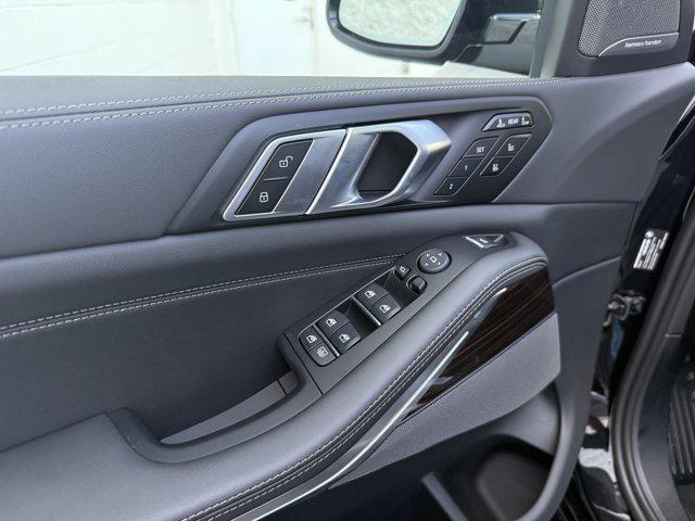 new 2026 BMW X7 car, priced at $101,185