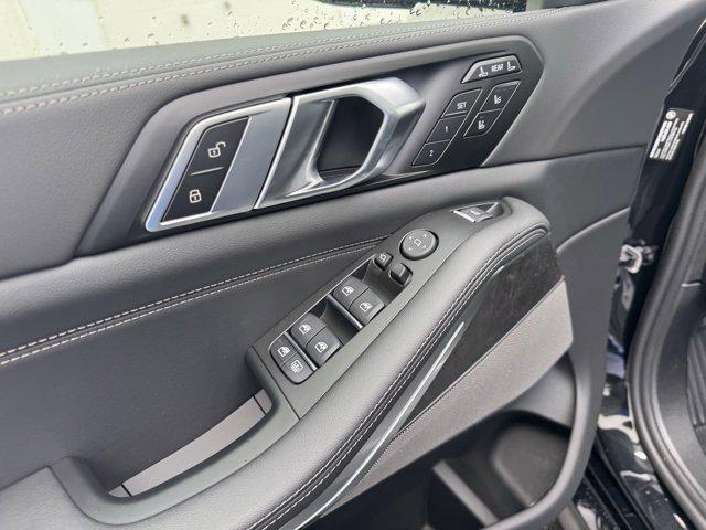 new 2026 BMW X7 car, priced at $98,175