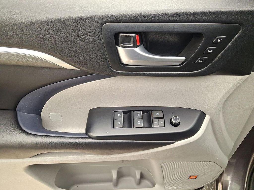 used 2018 Toyota Highlander car, priced at $28,991