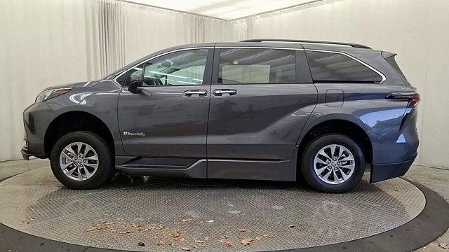 used 2025 Toyota Sienna car, priced at $92,500