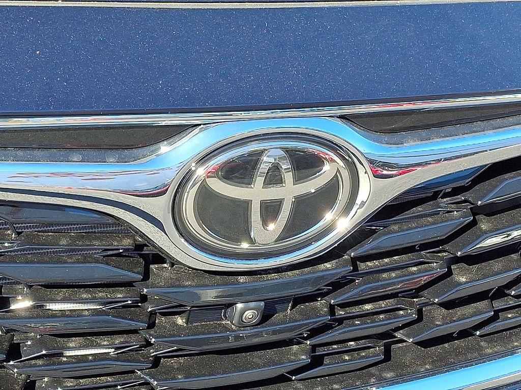 new 2025 Toyota Highlander car, priced at $53,008