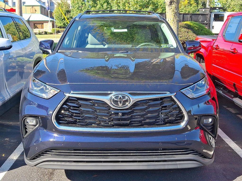 new 2025 Toyota Highlander car, priced at $53,008