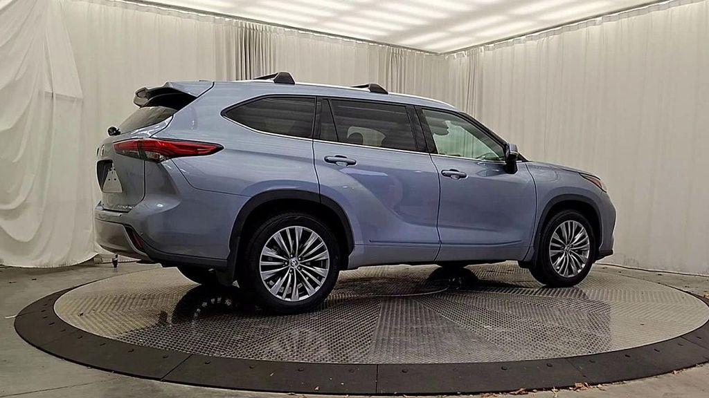 used 2020 Toyota Highlander car, priced at $33,993