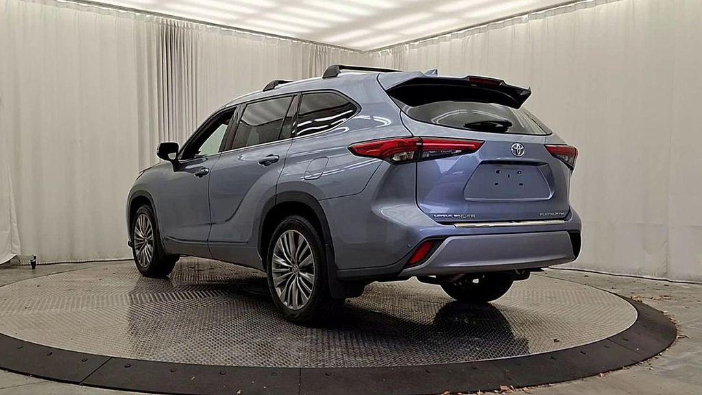 used 2020 Toyota Highlander car, priced at $33,993