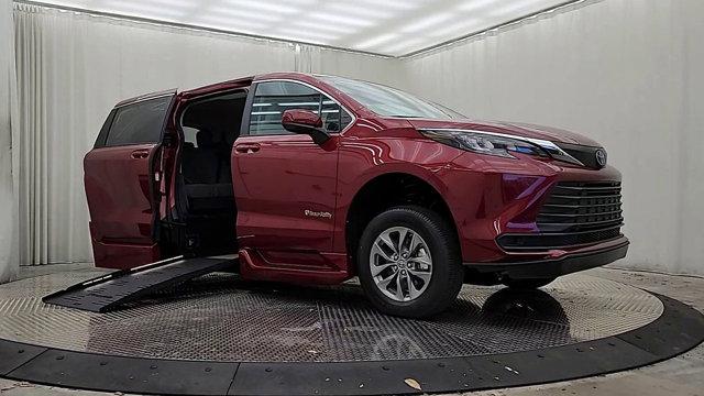 used 2024 Toyota Sienna car