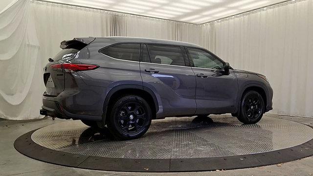 used 2022 Toyota Highlander car, priced at $39,993