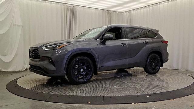 used 2022 Toyota Highlander car, priced at $39,993