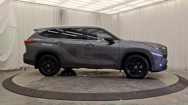 used 2022 Toyota Highlander car, priced at $39,993