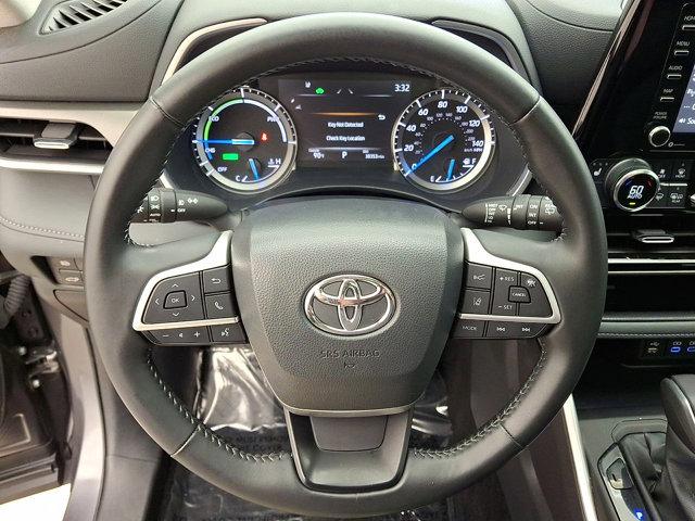 used 2022 Toyota Highlander car, priced at $39,993