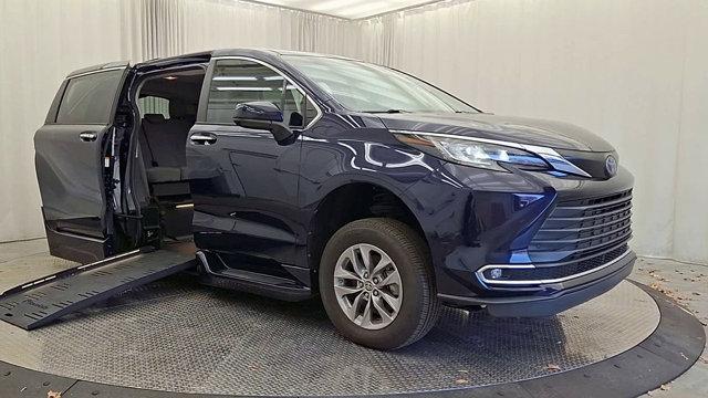 used 2022 Toyota Sienna car, priced at $79,995