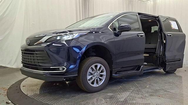 used 2022 Toyota Sienna car, priced at $79,995