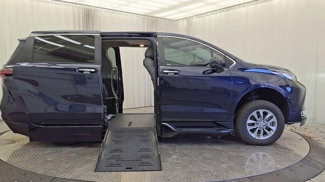 used 2022 Toyota Sienna car, priced at $79,995