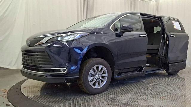 used 2022 Toyota Sienna car, priced at $79,995