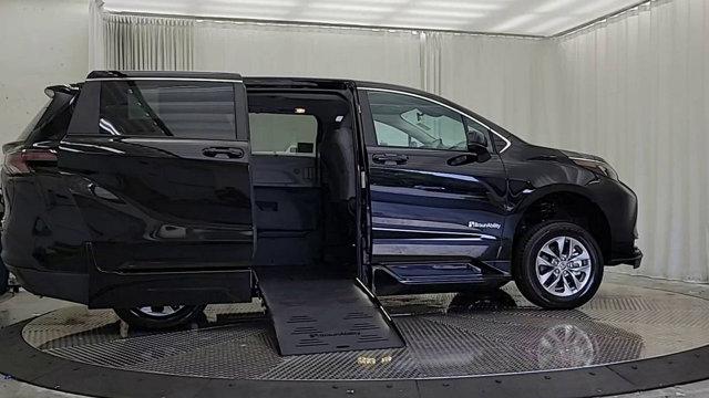 used 2024 Toyota Sienna car, priced at $79,995