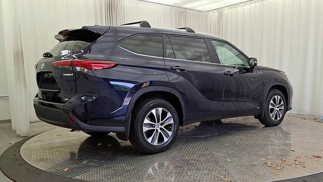 used 2023 Toyota Highlander car, priced at $44,992