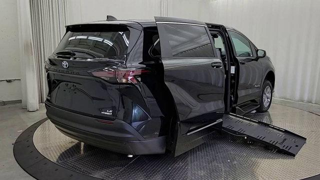 used 2024 Toyota Sienna car