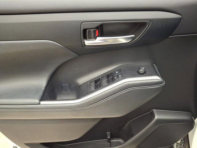 used 2021 Toyota Highlander car, priced at $33,994