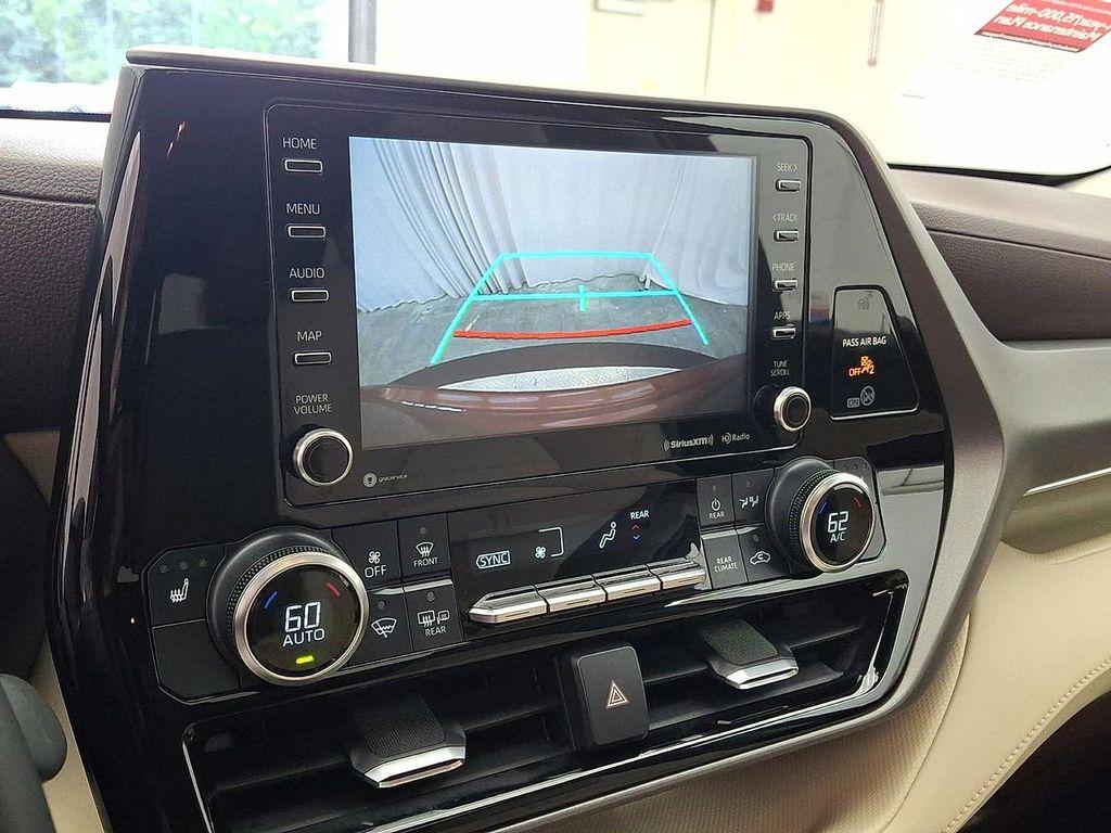 used 2020 Toyota Highlander Hybrid car, priced at $33,991