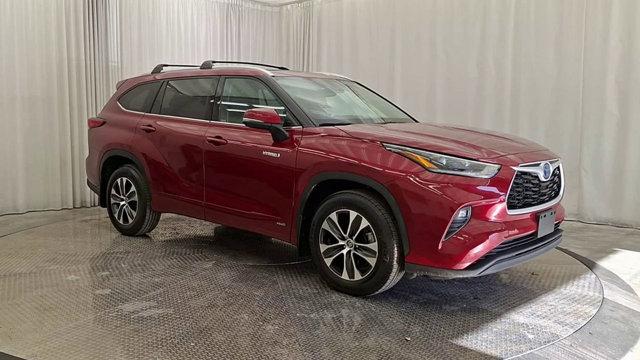 used 2021 Toyota Highlander Hybrid car, priced at $35,991