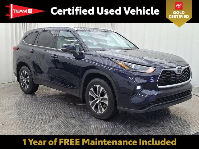 used 2022 Toyota Highlander car, priced at $38,492