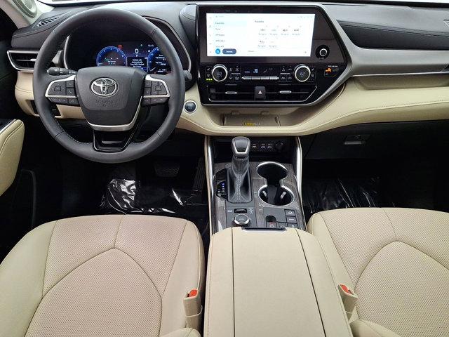 used 2024 Toyota Highlander car, priced at $49,991