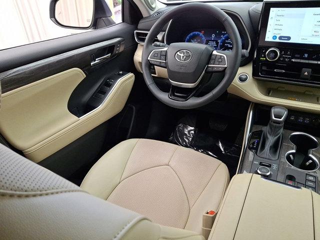 used 2024 Toyota Highlander car, priced at $49,991