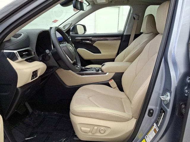 used 2024 Toyota Highlander car, priced at $49,991