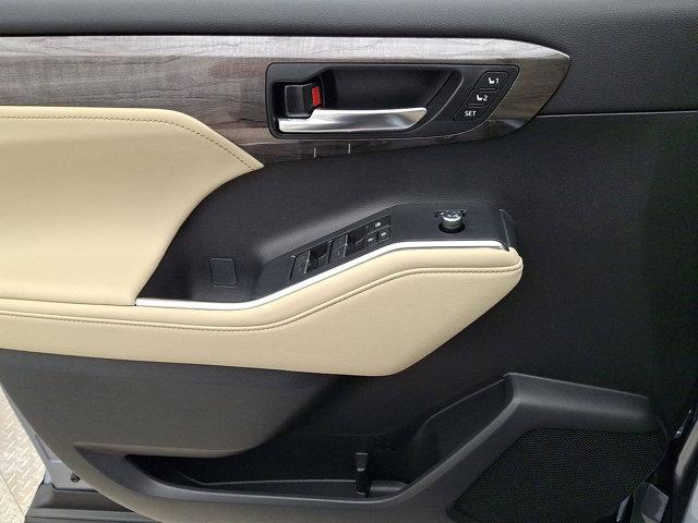 used 2024 Toyota Highlander car, priced at $49,991