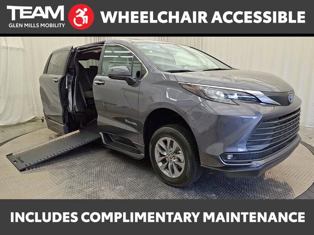 used 2025 Toyota Sienna car, priced at $89,995
