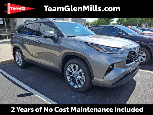 new 2025 Toyota Highlander car, priced at $52,653
