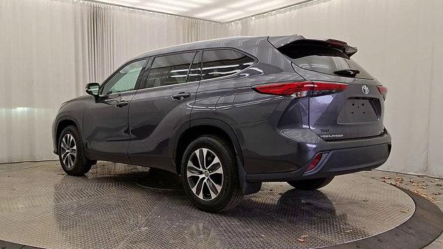 used 2022 Toyota Highlander car, priced at $37,494