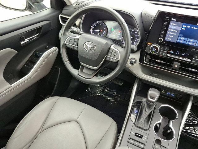 used 2022 Toyota Highlander car, priced at $37,494