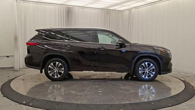 used 2022 Toyota Highlander car, priced at $36,992