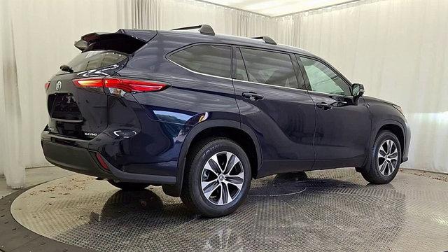 used 2022 Toyota Highlander car, priced at $37,991