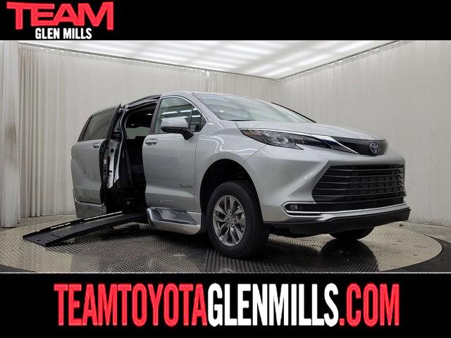 used 2024 Toyota Sienna car, priced at $92,627